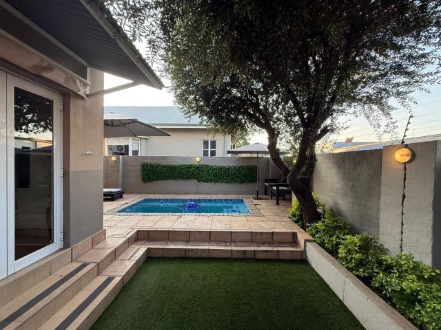 4 Bedroom House For Sale in Waterval East