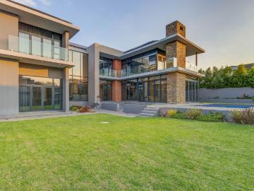 4 Bedroom House For Sale in Waterfall Country Estate