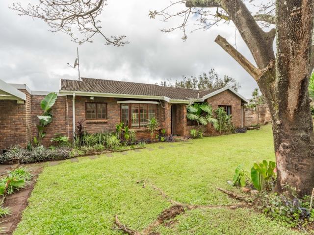 4 Bedroom House For Sale in Waterfall
