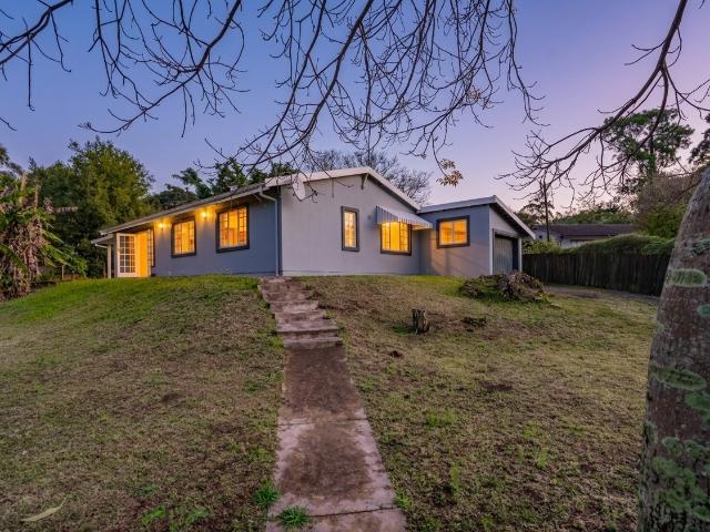 4 Bedroom House For Sale in Waterfall