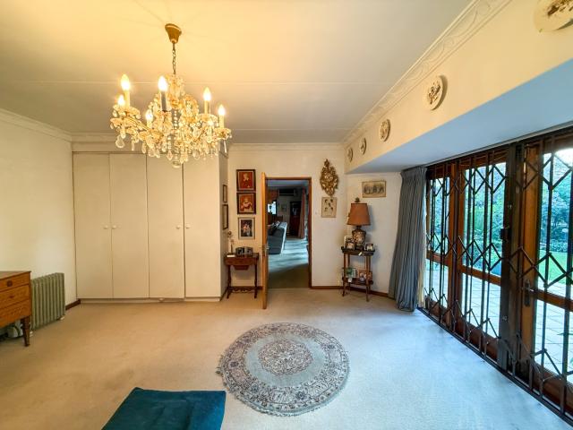 4 Bedroom House For Sale in Waterkloof