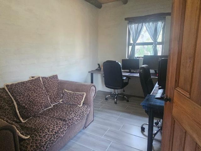 4 Bedroom House For Sale in Waterkloof AH