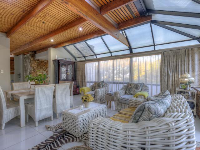 4 Bedroom House For Sale in Waterkloof Park