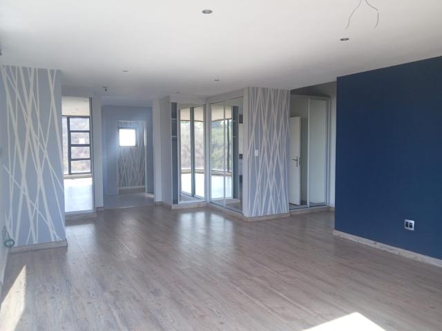 4 Bedroom House For Sale in Waterkloof Ridge