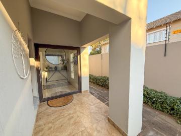 4 Bedroom House For Sale in Waterkloof Ridge