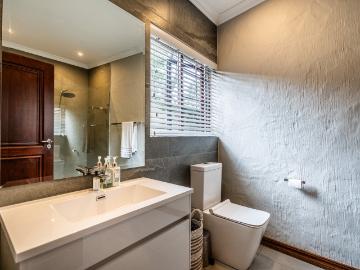 4 Bedroom House For Sale in Waterkloof Ridge