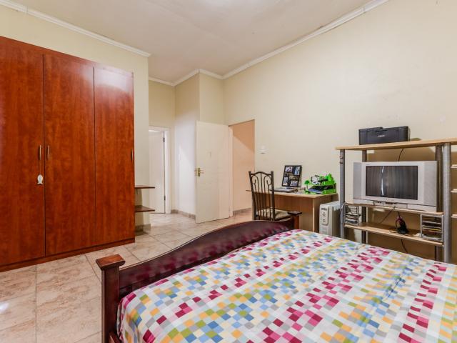 4 Bedroom House For Sale in Waterkloof Ridge