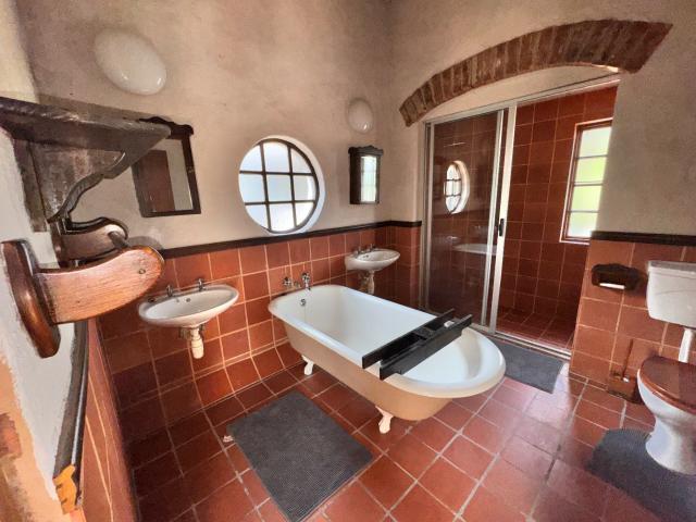 4 Bedroom House For Sale in Waterkloof Ridge