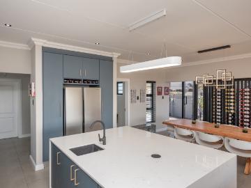 4 Bedroom House For Sale in Weybridge Park