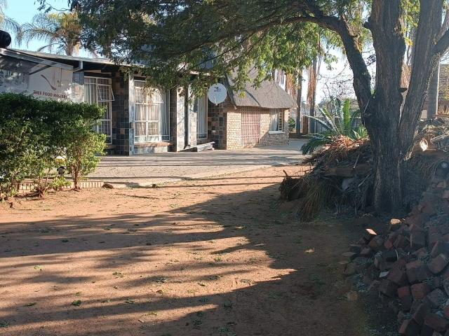4 Bedroom House For Sale in Welgelegen