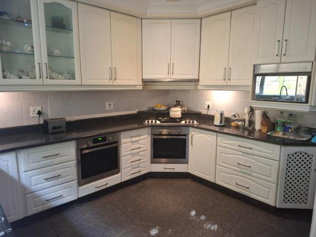 4 Bedroom House For Sale in Wembley