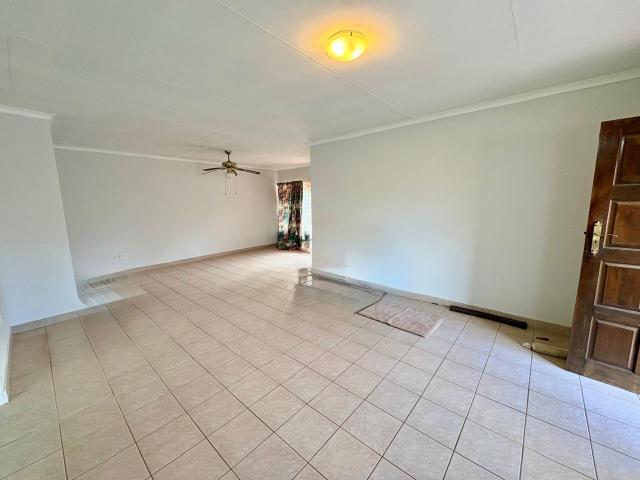 4 Bedroom House For Sale in Westonaria