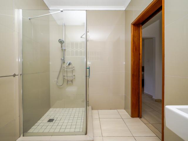 4 Bedroom House For Sale in Westbrook