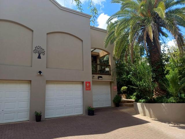 4 Bedroom House For Sale in Westdene