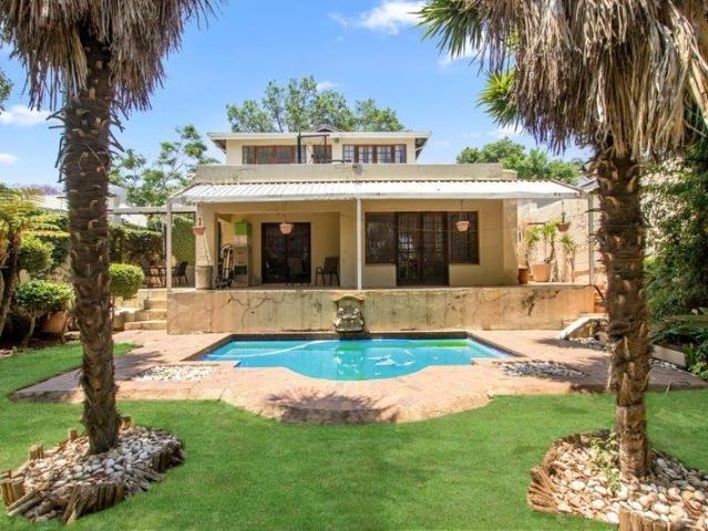 4 Bedroom House For Sale in Westdene