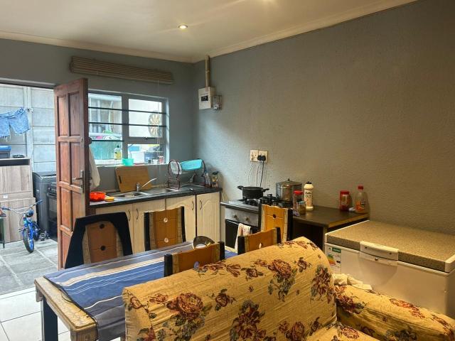 4 Bedroom House For Sale in Westgate