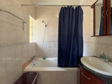 4 Bedroom House For Sale in Whitney Gardens