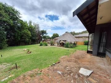 4 Bedroom House For Sale in Witpoortjie