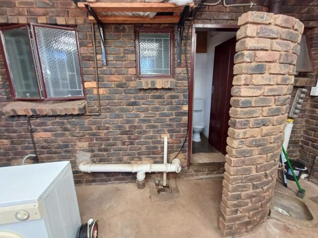 4 Bedroom House For Sale in Wierda Park