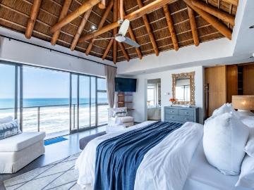 4 Bedroom House For Sale in Wilderness Central