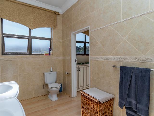 4 Bedroom House For Sale in Wilkoppies