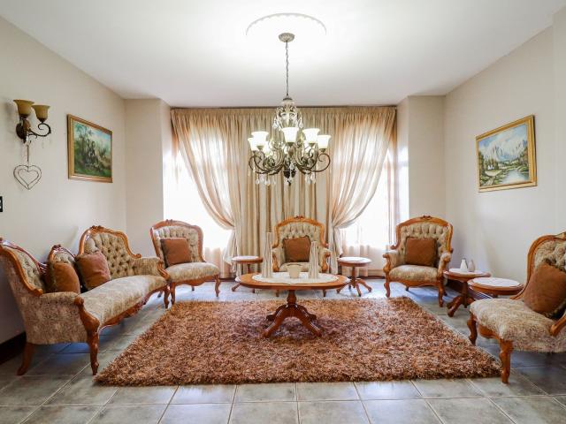 4 Bedroom House For Sale in Wilkoppies