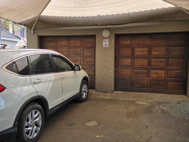 4 Bedroom House For Sale in Wilkoppies