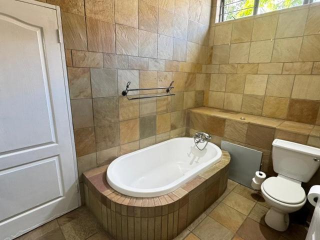 4 Bedroom House For Sale in Willow Acres