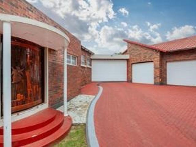 4 Bedroom House For Sale in Winchester Hills