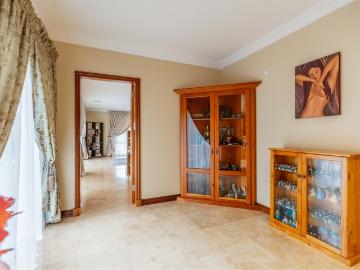 4 Bedroom House For Sale in Winston Park
