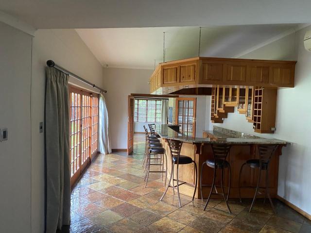 4 Bedroom House For Sale in Top Town