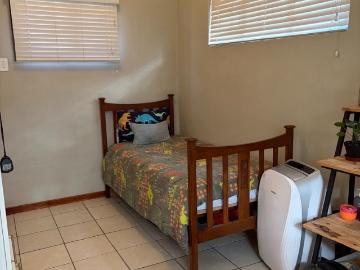 4 Bedroom House For Sale in Top Town