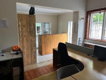 4 Bedroom House For Sale in Top Town