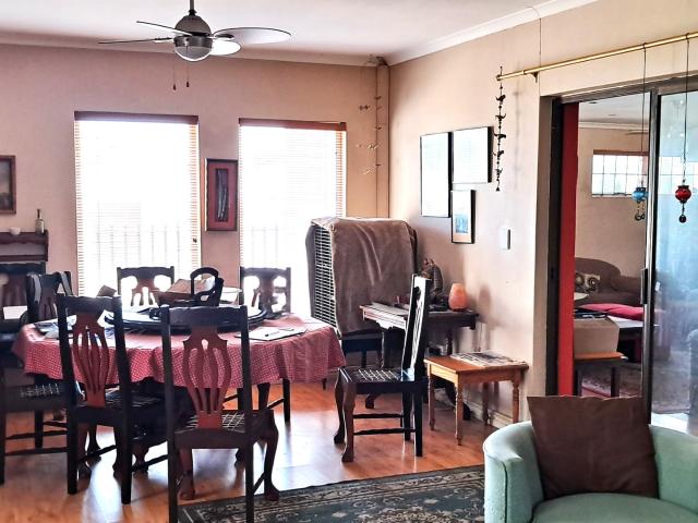 4 Bedroom House For Sale in Table View