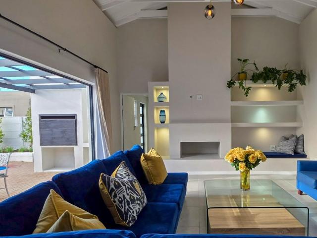4 Bedroom House For Sale in Table View