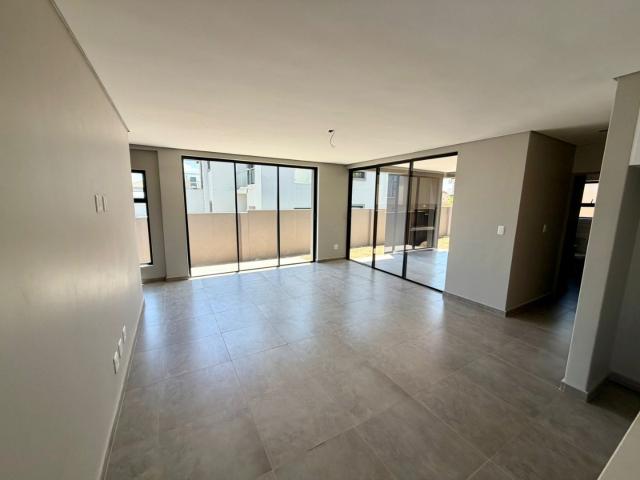 4 Bedroom House For Sale in Thatchfield Hills
