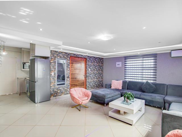 4 Bedroom House For Sale in The Orchards