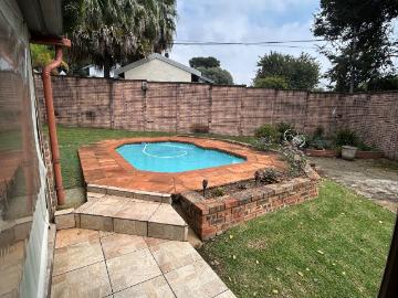 4 Bedroom House For Sale in The Reeds