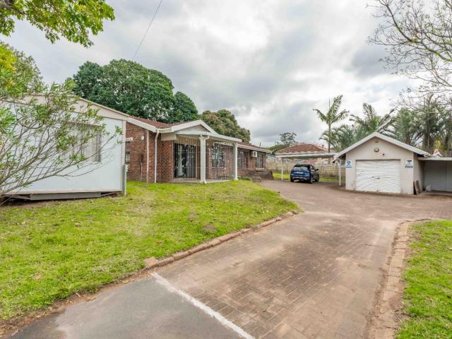 4 Bedroom House For Sale in The Wolds
