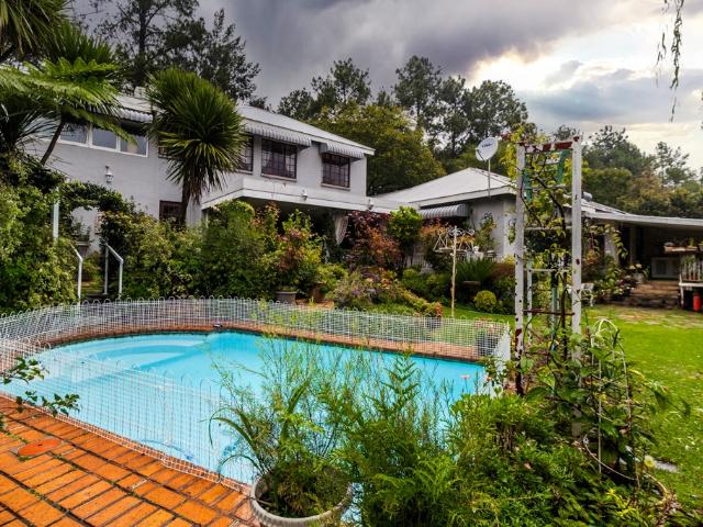4 Bedroom House For Sale in Thornhill Estate