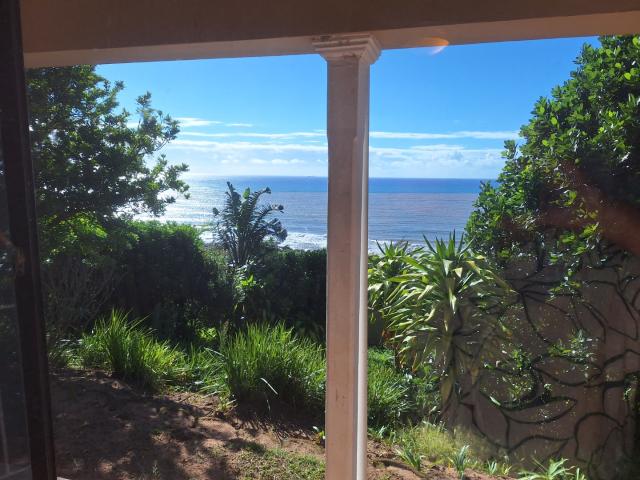 4 Bedroom House For Sale in Umtentweni