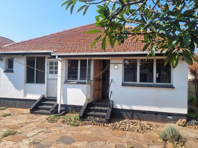 4 Bedroom House For Sale in Umbilo