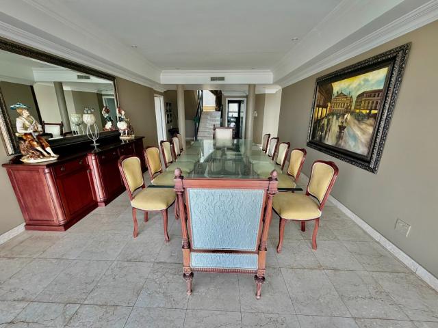 4 Bedroom House For Sale in Umhlanga Central