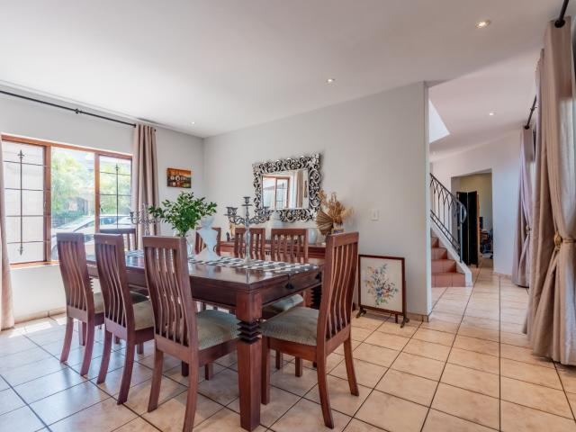 4 Bedroom House For Sale in Umhlanga Central