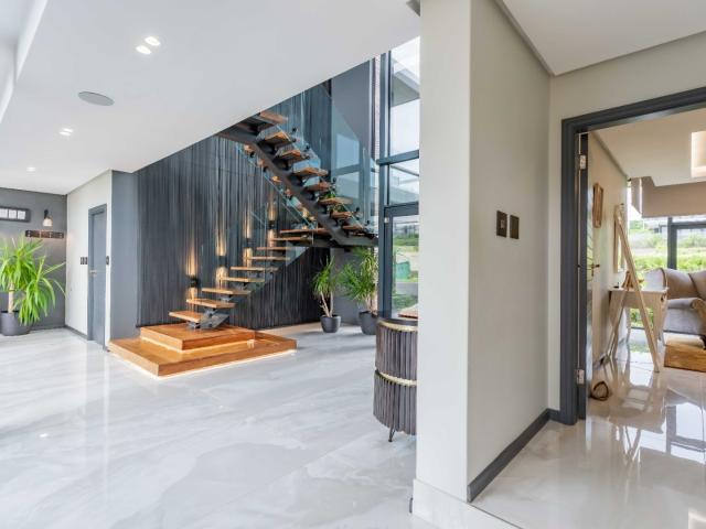4 Bedroom House For Sale in Umhlanga Ridge