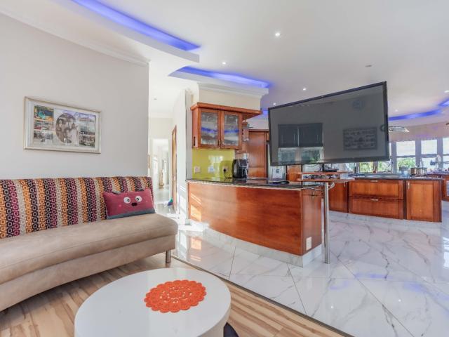 4 Bedroom House For Sale in Umhlanga Ridge