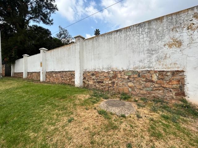 4 Bedroom House For Sale in Upper Houghton