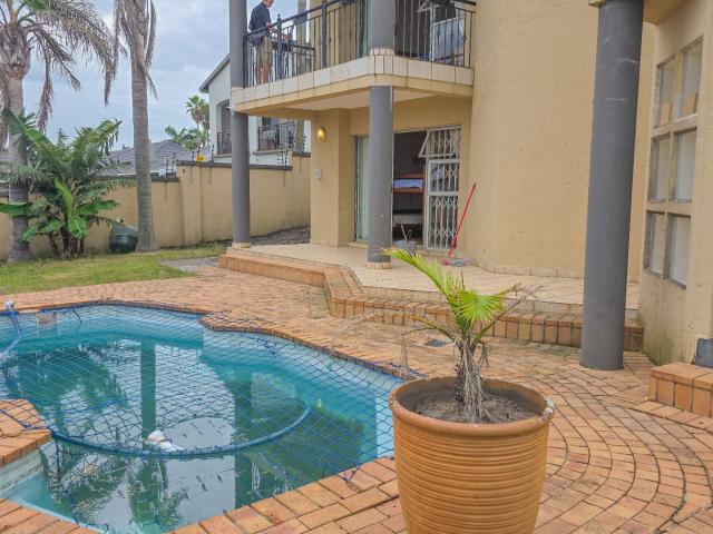 4 Bedroom House For Sale in Uvongo