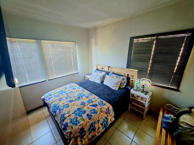 4 Bedroom House For Sale in Uvongo