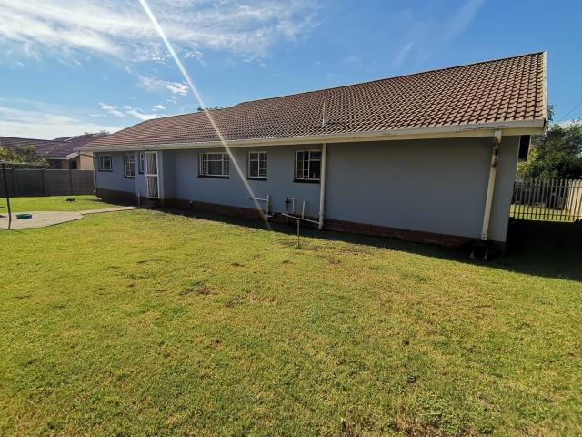 4 Bedroom House For Sale in Vaalpark